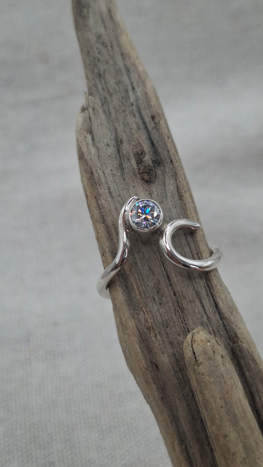 Sterling Silver Wave Ring with Moissanite